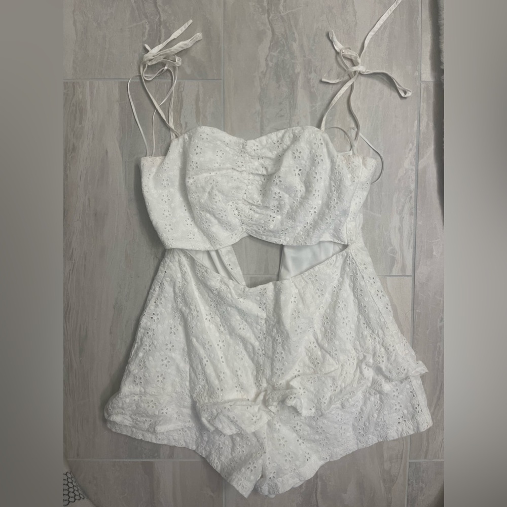 Princess Polly white Romper- size 4